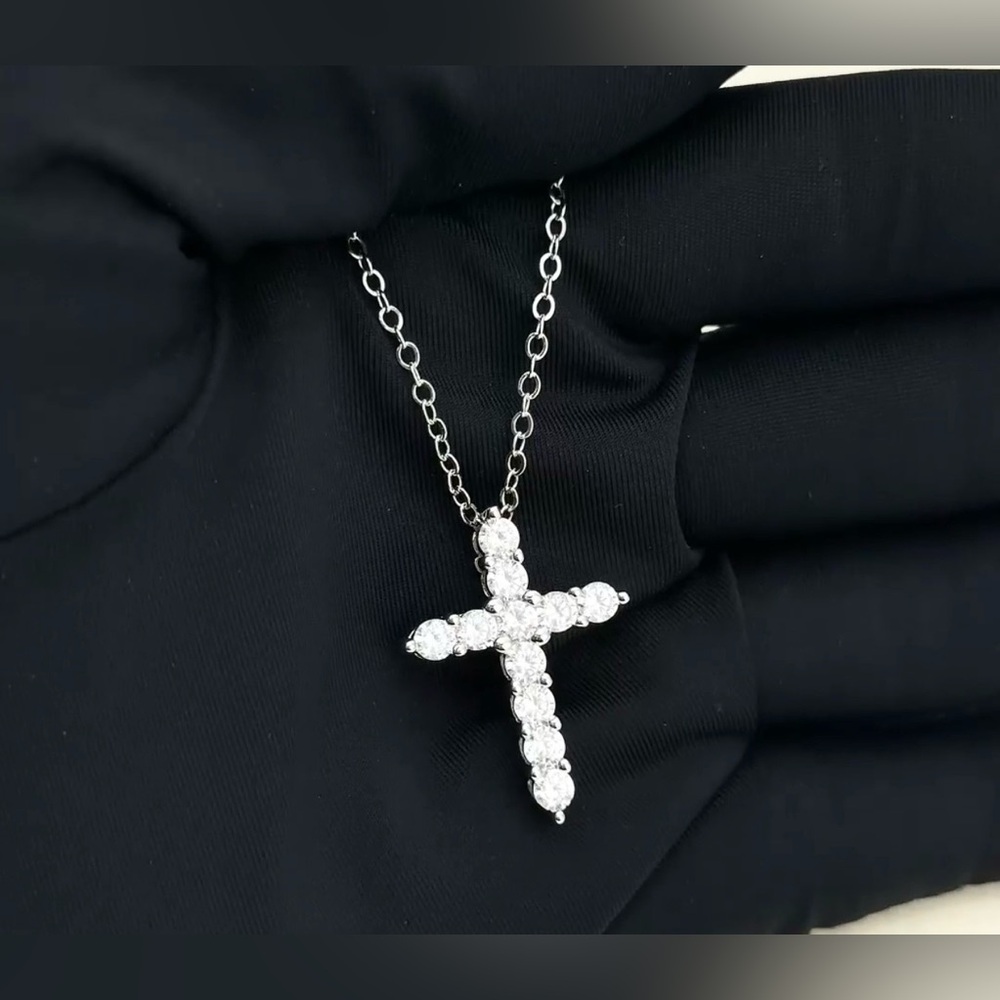 RETAIL 💰390 14K GOLD PLATED 1.1 cctw Cross Diamond Pendant Necklace